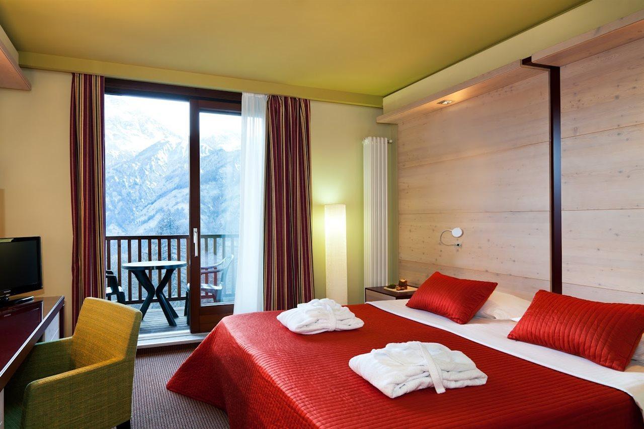 Hotel Sansicario Majestic Чезана Торинезе Екстериор снимка