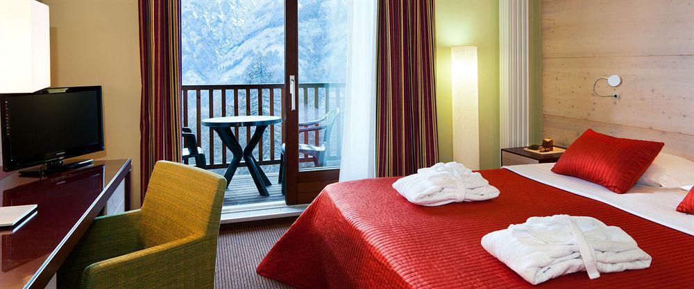 Hotel Sansicario Majestic Чезана Торинезе Екстериор снимка